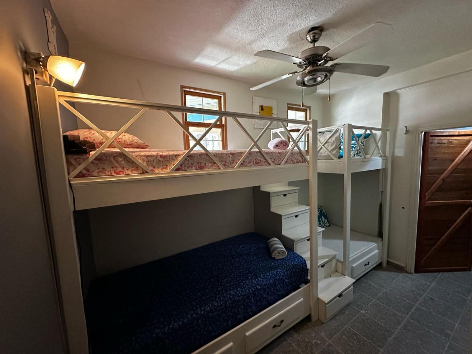 Cozy Townhouse & Terrace/Pool Apartment La Ceiba Room photo